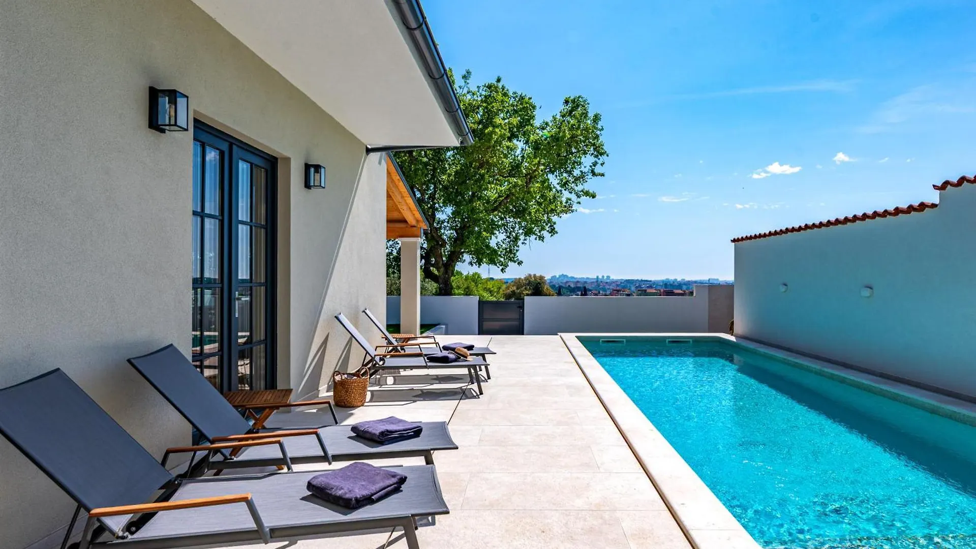 Villa Vista - New Entry 2025 0*, Pula